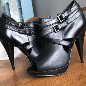 Aldo! Black leather ankle booties.